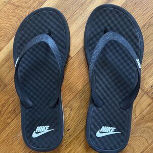 Nike Women's flip flops